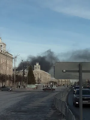 Фото арта с изображением горящей школы