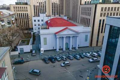 Прекрасное изображение Синагоги Днепропетровска: Золотая роза во всей своей славе