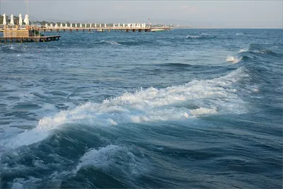 Абсолютное спокойствие Синего моря на заставках экрана