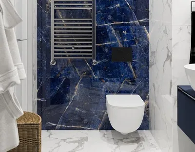 Уникальный дизайн ванной комнаты с синим кафелем