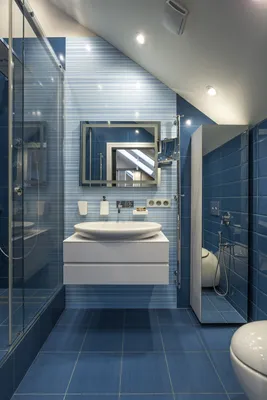 Синий кафель в ванной: добавьте яркости и свежести в интерьер