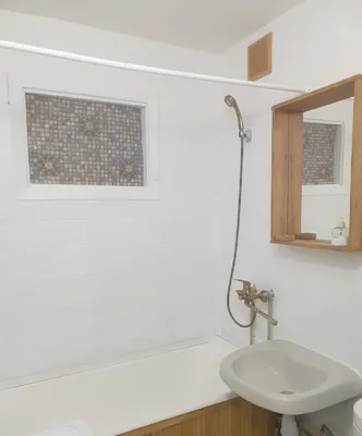 Фото скромного ремонта в ванной с возможностью выбора размера
