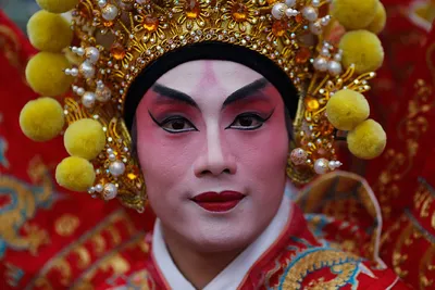 Фото, которые покажут вам, как весело проводят китайский новый год в разных городах