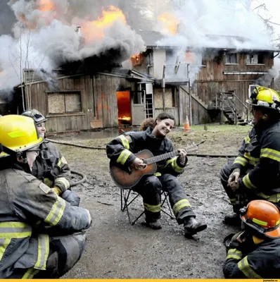 Пожарные и юмор: смешные фотографии