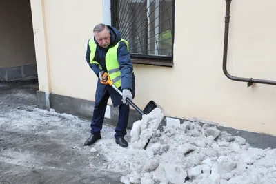 Фото смешных ситуаций при уборке снега