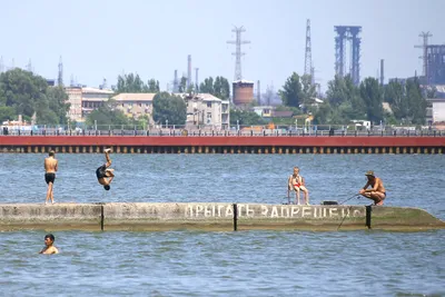 Улыбнитесь смешным фото людей на море (скачать в хорошем качестве)