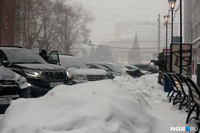 Импровизация природы: Фотографии снега в городской среде