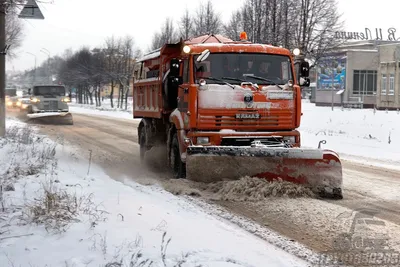 GIF анимация снега: танец снежинок