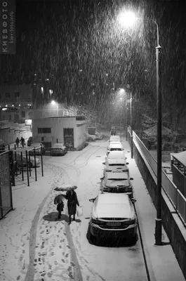 Зимний вечер: Фото снега в Киеве для вашего настроения