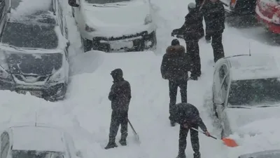 Снегопад в городе: Красивые моменты на фотографиях