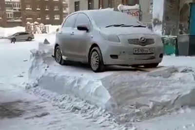 Белый город: Архитектурные шедевры под покровом снега