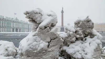 Ледяные узоры: Снег в Петербурге на захватывающих фото