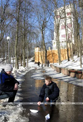 [66+] Снег весной фото