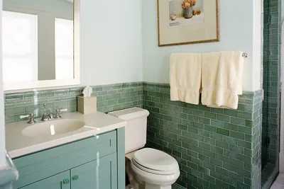 Картинки ванной комнаты: скачать изображения сочетания плитки и краски