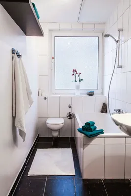 Ванная комната с необычным сочетанием плитки и краски: фото-подборка
