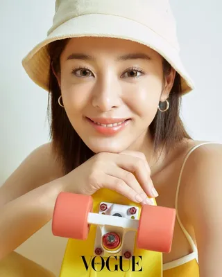 Красивая кинозвезда Соль Ин-а на фото