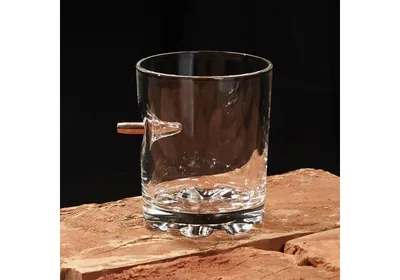 Фотография стакана с ароматным виски для фанатов