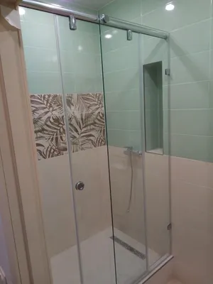 Стеклянные двери для ванной: фото в новом дизайне