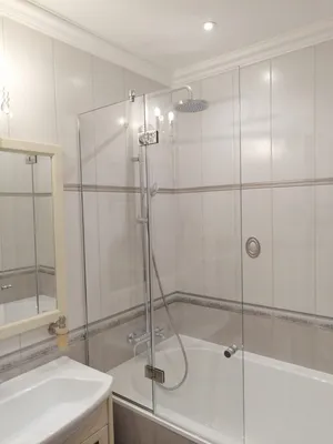 Инновационные решения в дизайне стеклянных дверей для ванной комнаты