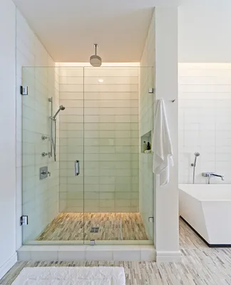 Стеклянные двери для ванной комнаты: безопасность и стиль в одном решении
