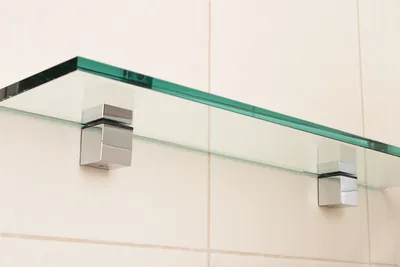 Фото стеклянных полок в ванной комнате - скачать бесплатно