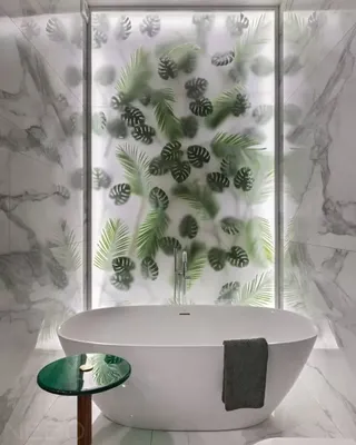 Стильные аксессуары для ванной комнаты: стеклянные полки