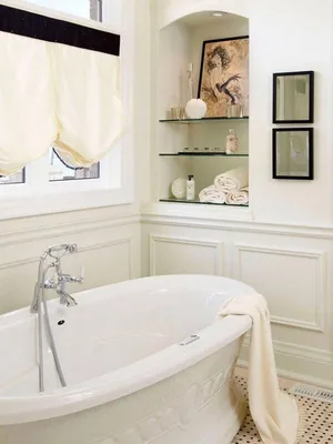 Фотографии ванных комнат с установленными стеклянными полочками