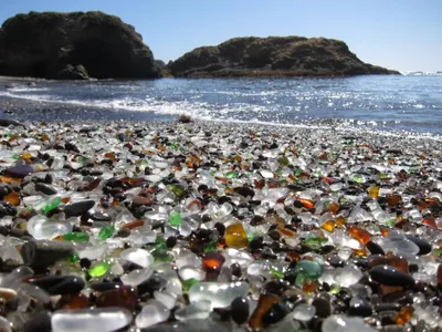 Фотографии Стеклянного пляжа: удивительные виды и кристально чистая вода