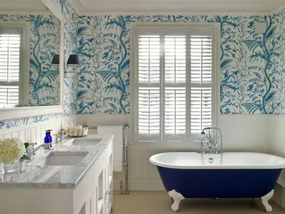 Идеи для дизайна: стеклообои в ванной комнате (фото)