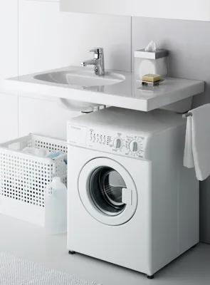 Как сделать ванную комнату более функциональной: стиральная машина под раковиной.