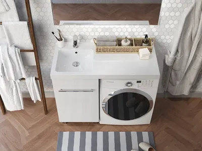 Как организовать пространство в ванной: стиральная машина под раковиной.