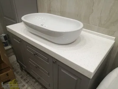Уютные и функциональные столешницы в ванной комнате