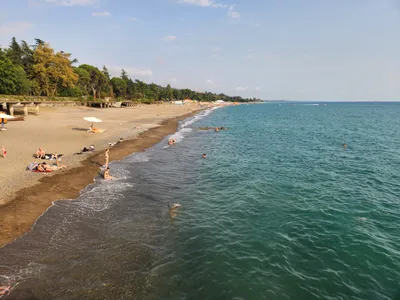Фото пляжа Сухума в разных форматах