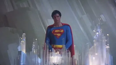 HD изображение Супермена: детальный просмотр каждой детали костюма