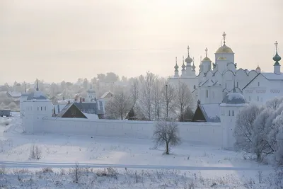 Ледяные Формы: Зимние Фотографии Суздаля