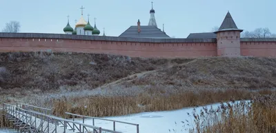 Ледяные Зарисовки: Фотографии Суздаля в Зимнем Амплуа