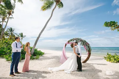 Фото свадьбы на пляже в формате JPG, PNG, WebP