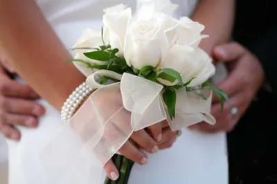 Впечатляющая фотография свадебного букета с розами