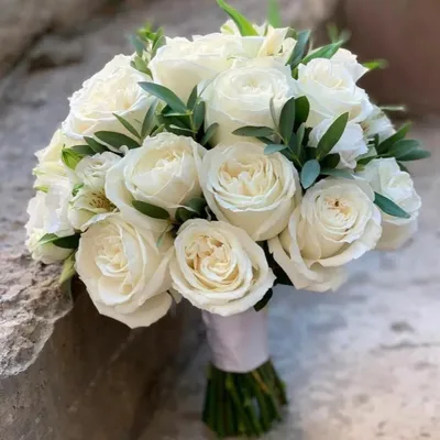 Уникальный дизайн свадебного букета с розами