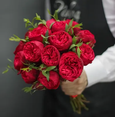 Красивое фото свадебного букета из красных роз для наволочки