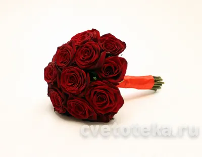 Фотка свадебного букета из красных роз в стиле винтаж