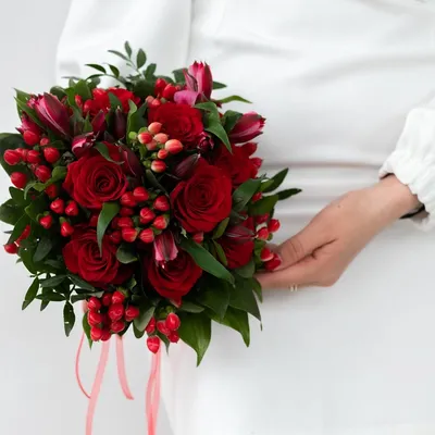 Изображение свадебного букета с розами webp