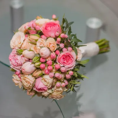Картинка свадебного букета с кустовой розой в png формате