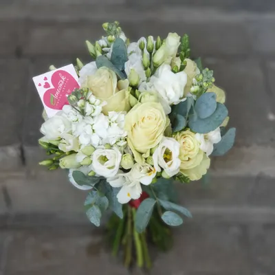 Фото букета из кустовой розы на свадьбе в webp формате