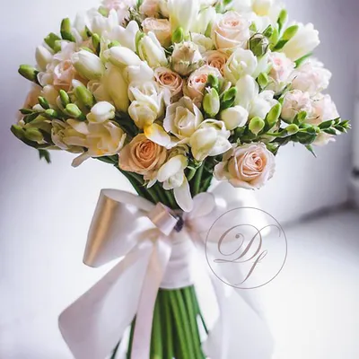 Фото букета из кустовой розы на свадьбе в png формате