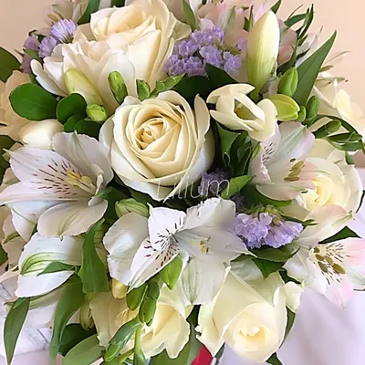 Уникальные изображения свадебного букета из роз и лилий