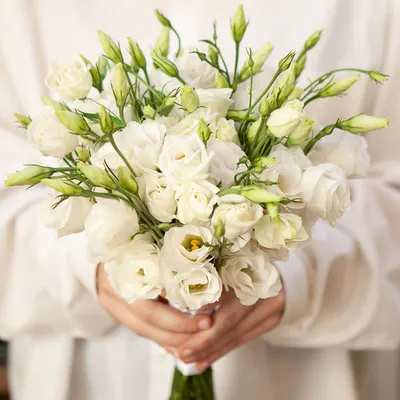 Букет из мини-роз на свадьбу - Изысканное украшение на фотографиях