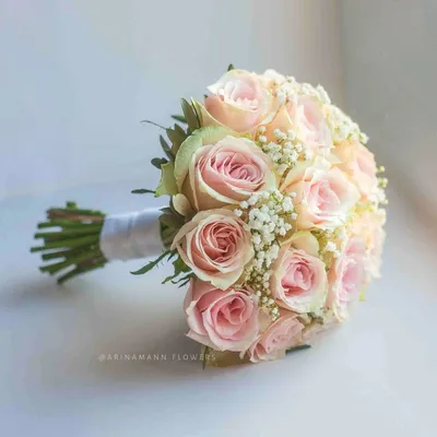 Свадебный букет из маленьких роз фотографии