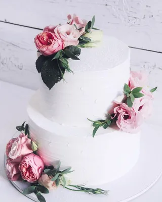 Фото свадебного торта с пионами для блога