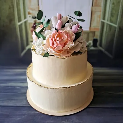 Картинка свадебного торта с пионами в формате webp